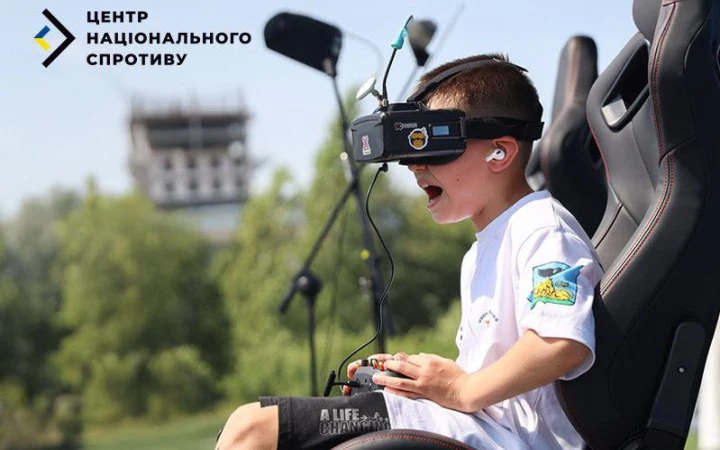 Росіяни вчитимуть управлінню дронами 7-річних дітей на ТОТ