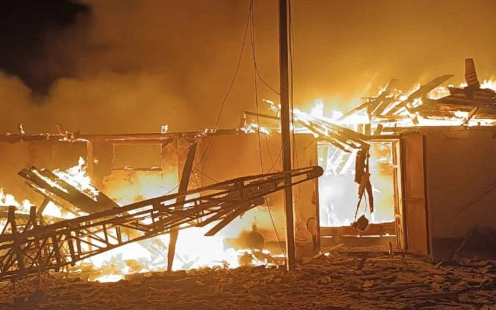 Росіяни упродовж доби обстріляли житлові забудови Харківщини