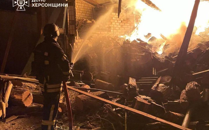 Уночі російська армія атакувала Херсон, є постраждалі