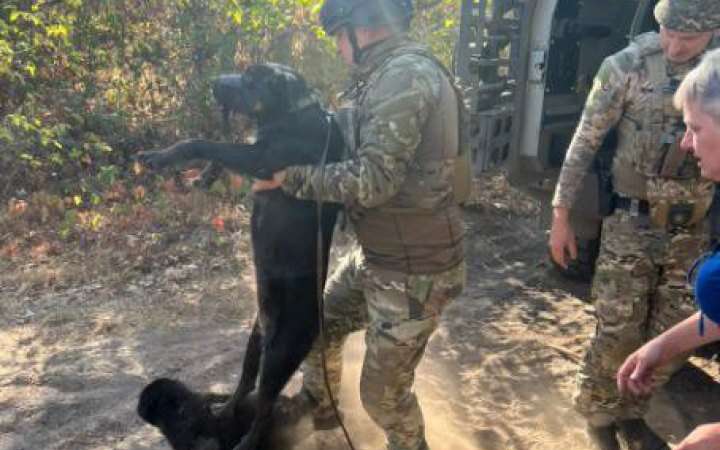 Поліцейські допомогли евакуюватись шести мешканцям Харківщини