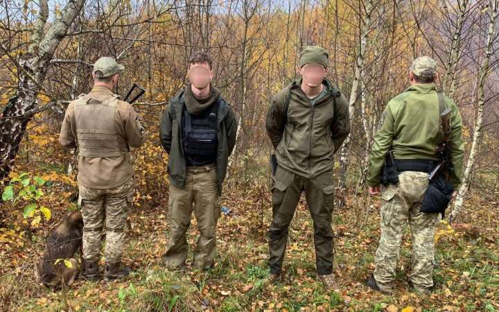 Двоє чоловіків чотири дні блукали у горах, намагаючись нелегально потрапити до Словаччини