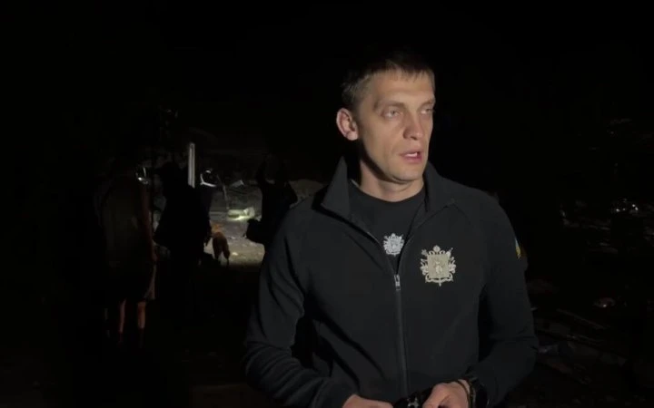 У Запорізькій області окупанти скинули на приватні будинки авіабомби, під завалами – люди