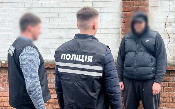 У Львові поліцейські затримали шахраїв, які облаштували псевдообмінник і заволоділи 50 тисяч доларів