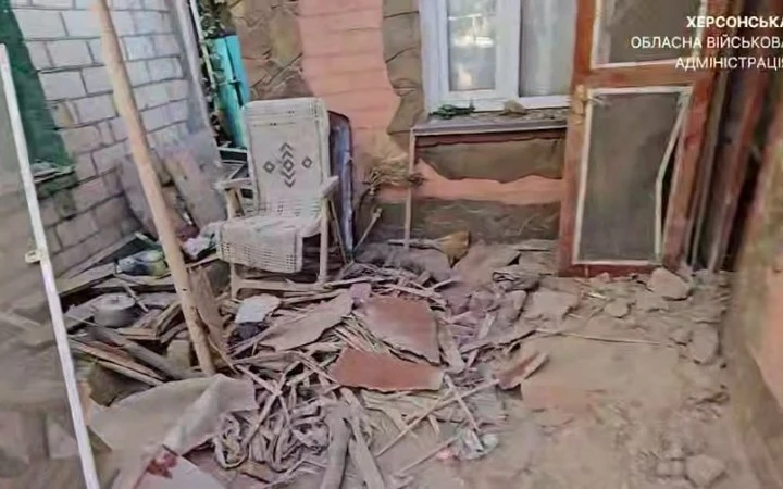 Ворожа армія завдала артилерійського обстрілу по Херсону, є постраждалий