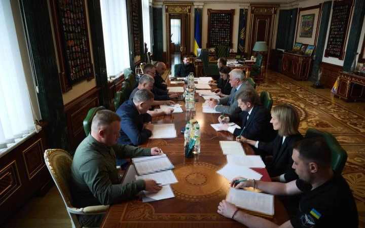 Україна ввела нові санкції проти РФ: у списку дочірні компанії Газпромнєфті, Роатома та сербська нафтова компанія NIS