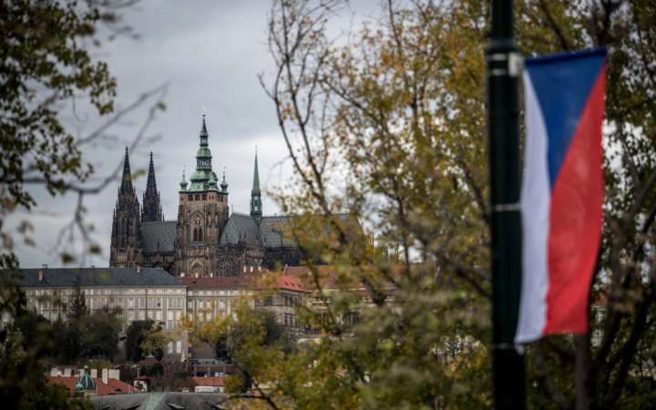 Чеські парламентарі пропонують надавати громадянство росіянам тільки після відмови від російського