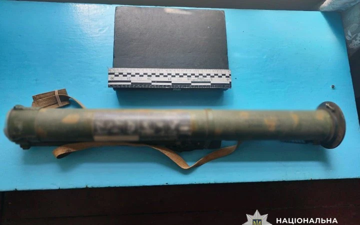 Поліцейські затримали мешканця Херсонщини за торгівлю зброєю