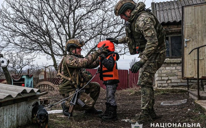 Понад 170 дітей перебувають у зоні бойових дій в Донецькій області