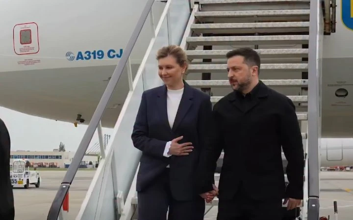ВідеоЗеленський і перша леді прибули до Румунії