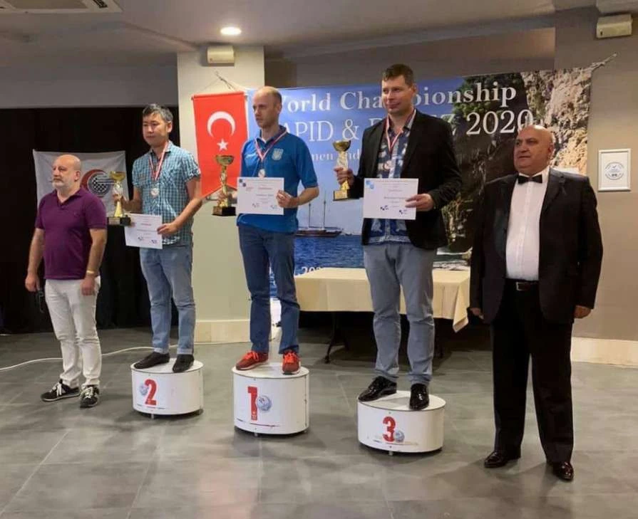 Українець Анікєєв став чемпіоном світу з міжнародних шашок у рапіді