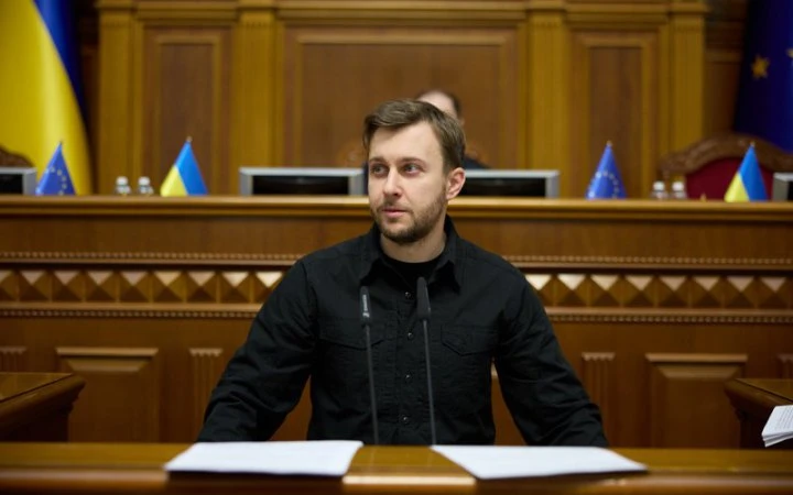 У Раді зареєстрували законопроєкт, що дозволить «розблокувати» закони, які не підписує президент