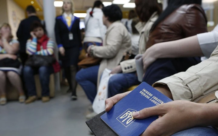 Уряд спрощує повернення молоді з тимчасово окупованих територій