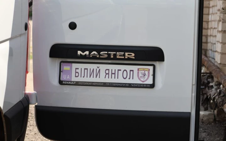 На Харківщині поліцейські “Білого янгола” евакуювали трьох літніх людей