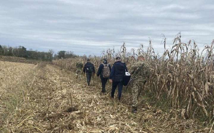 ​Поліція Харківщини підозрює адвоката в тому, що той допомагав виїхати з України чоловікам призовного віку