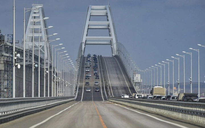 Москва і Кримський міст - під ударами безпілотників