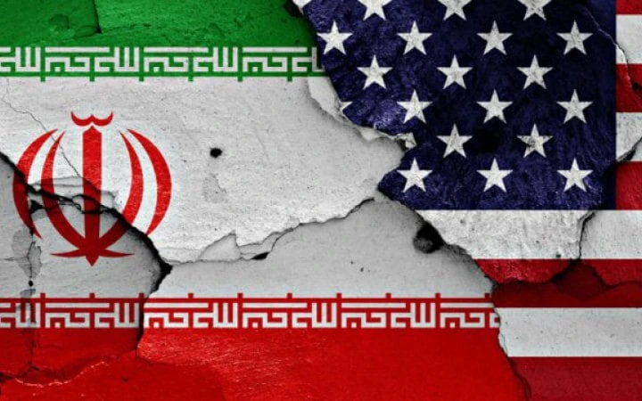 США вдарили по іранських військових об’єктах. Тегеран у відповідь атакував авіабазу Штатів