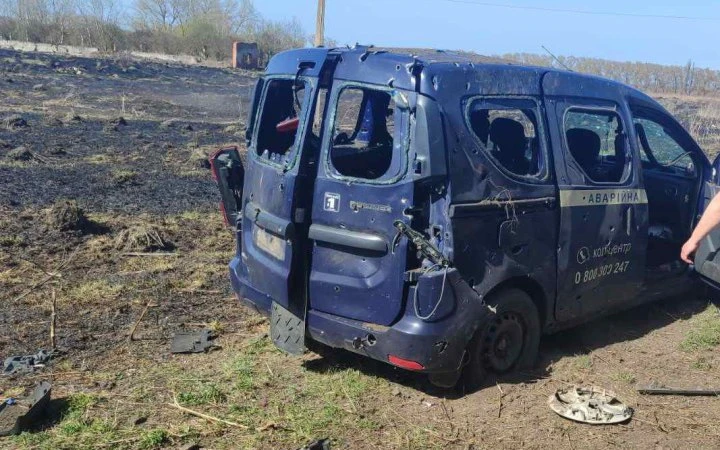 На Сумщині росіяни дроном атакували авто енергетиків