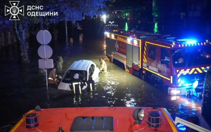 Головне за ніч та ранок середи, 1 жовтня: трагічні наслідки негоди в Одесі, атака на Харків, 155 боєзіткнень