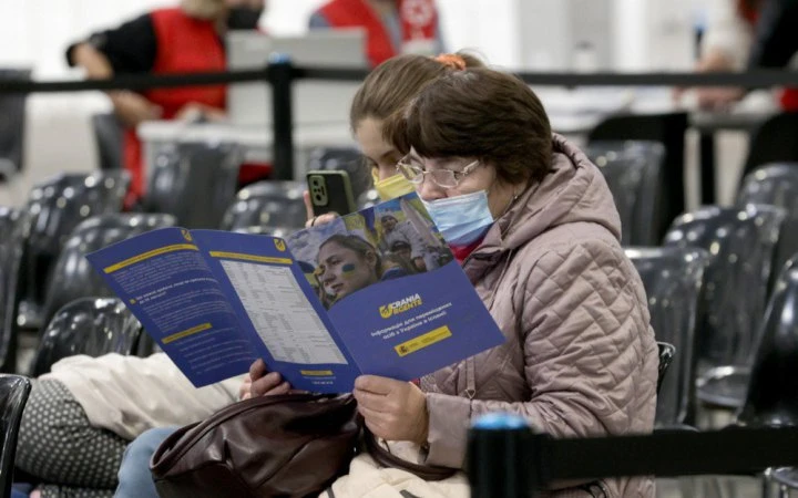 S&P: міграція українців після війни може визначити економічне зростання Центральної Європи