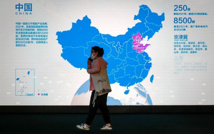 Китай вилучив 60 000 карт через 