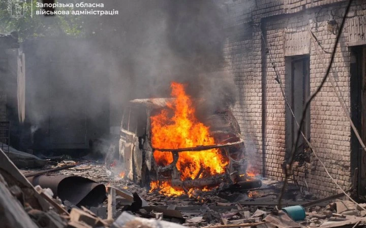 Російські окупанти зруйнували житловий будинок на Запоріжжі, є жертви