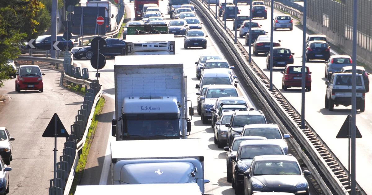 Puglia, traffico intenso nel weekend di Ferragosto ma senza disagi: oltre 23 milioni di transiti in Italia