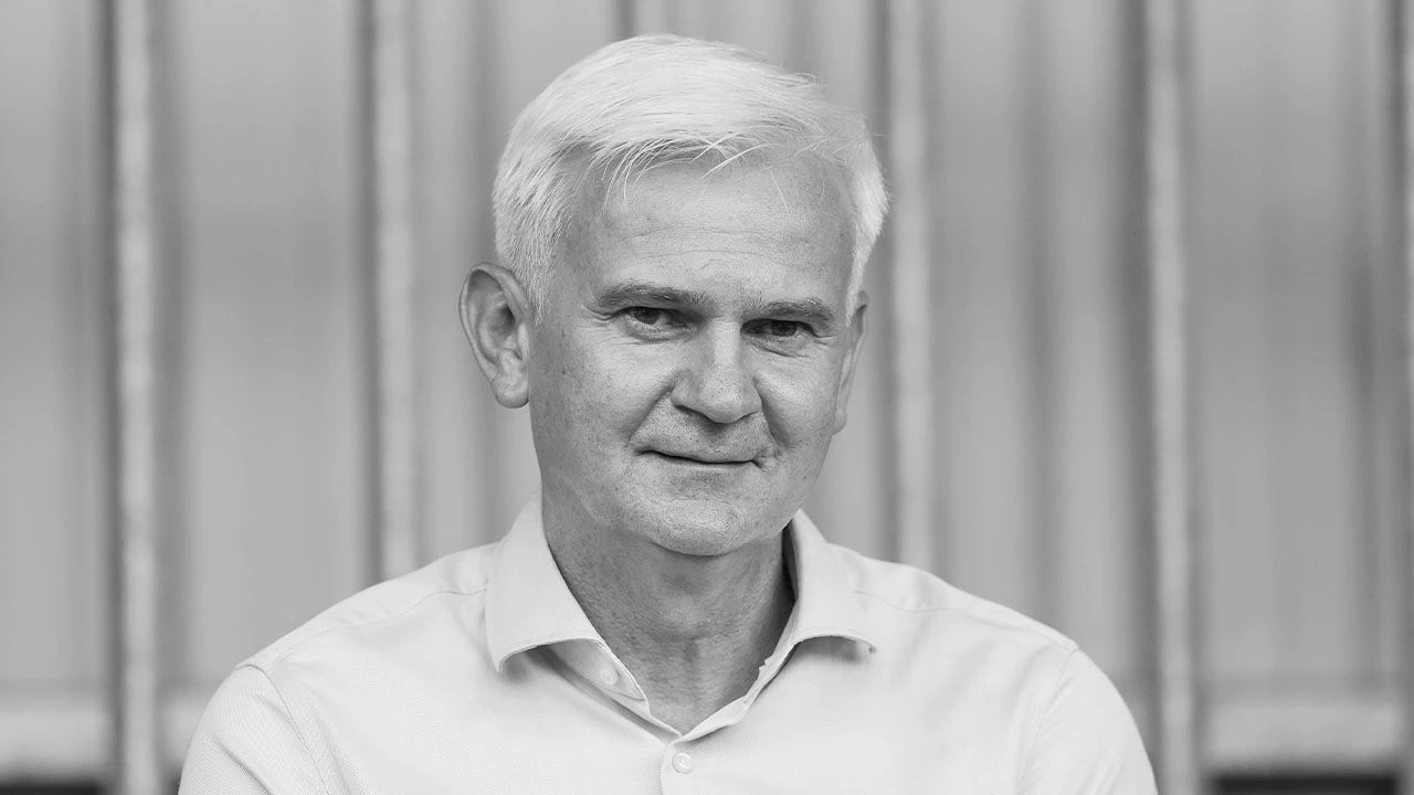 Uroczystości pogrzebowe Jacka Magiery bez udziału mediów