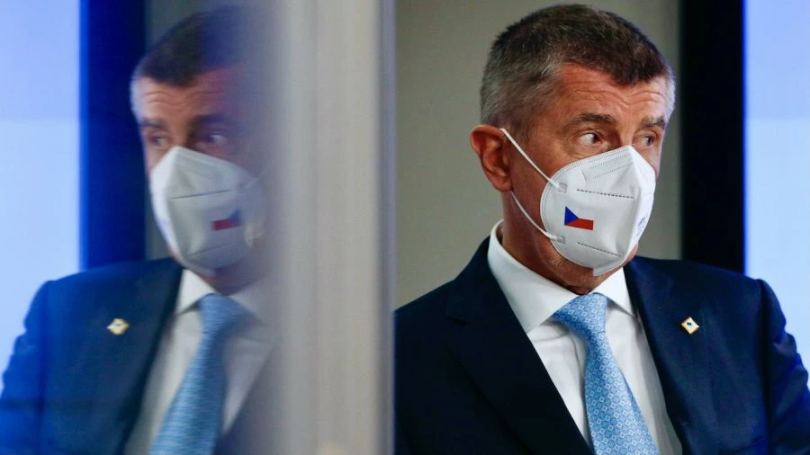 Groził czeskiemu premierowi i jego rodzinie. Dostał dwa lata w zawieszaniu