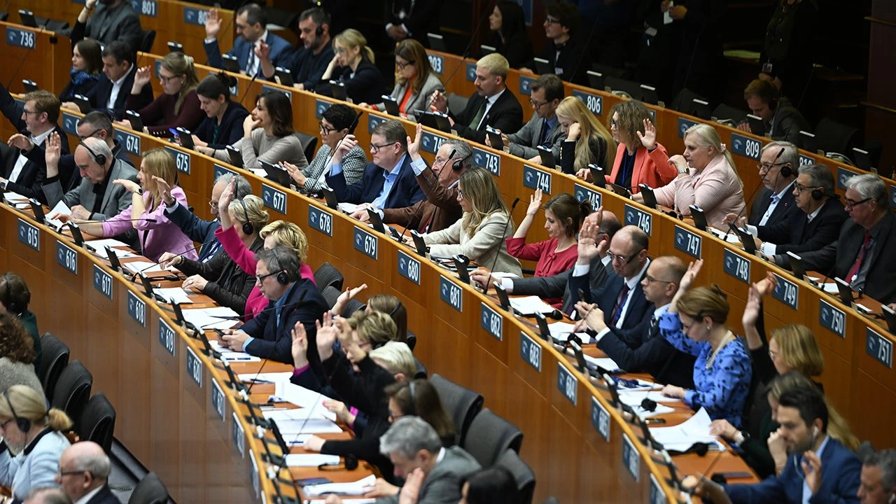 Cyfrowa kontrola delegowania pracowników. Europarlament naciska na zmiany