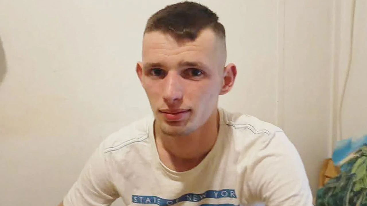 Zwłoki przy drodze. Policja szuka tego mężczyzny
