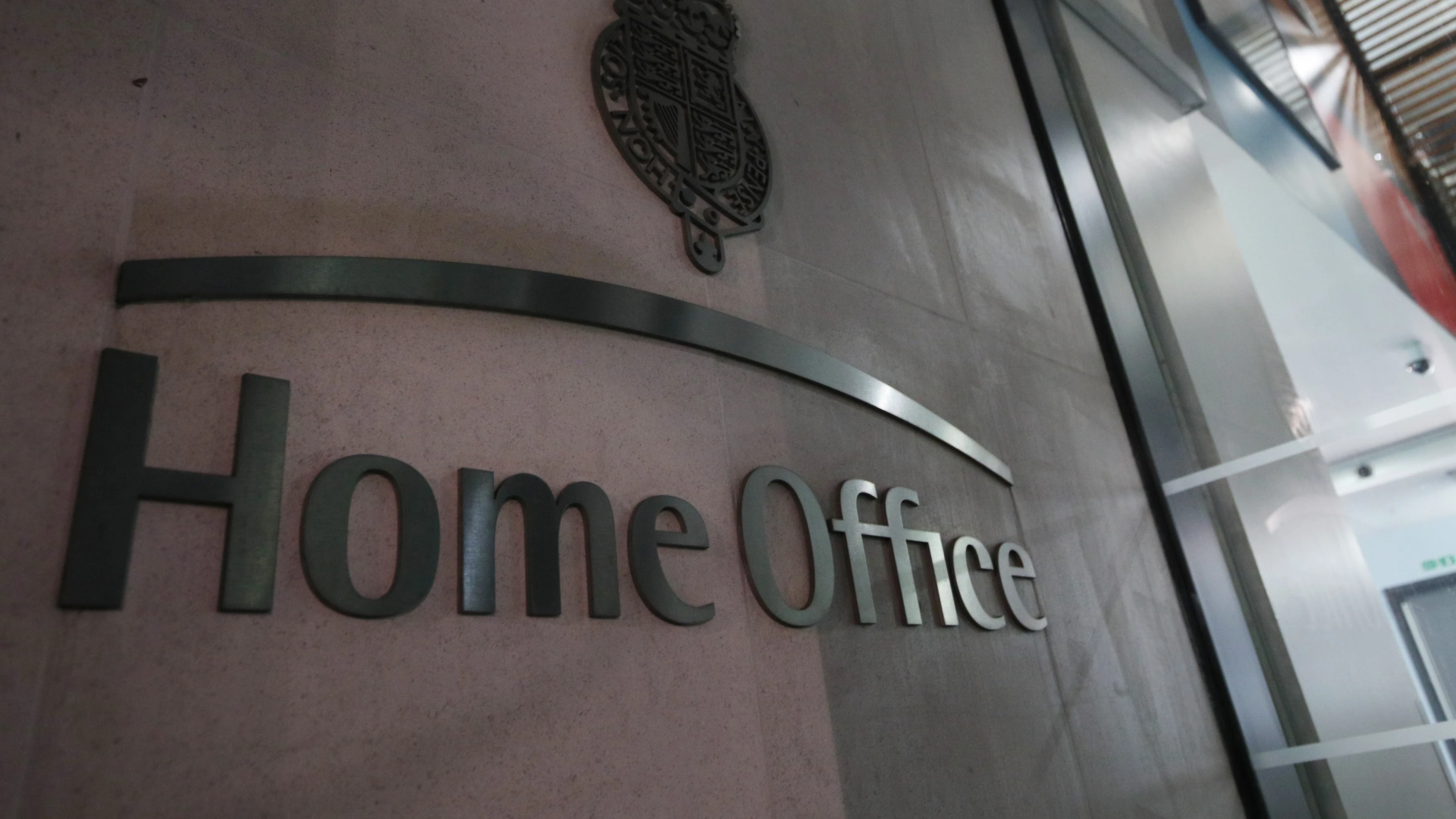 Asylum applications hit new high while backlog falls