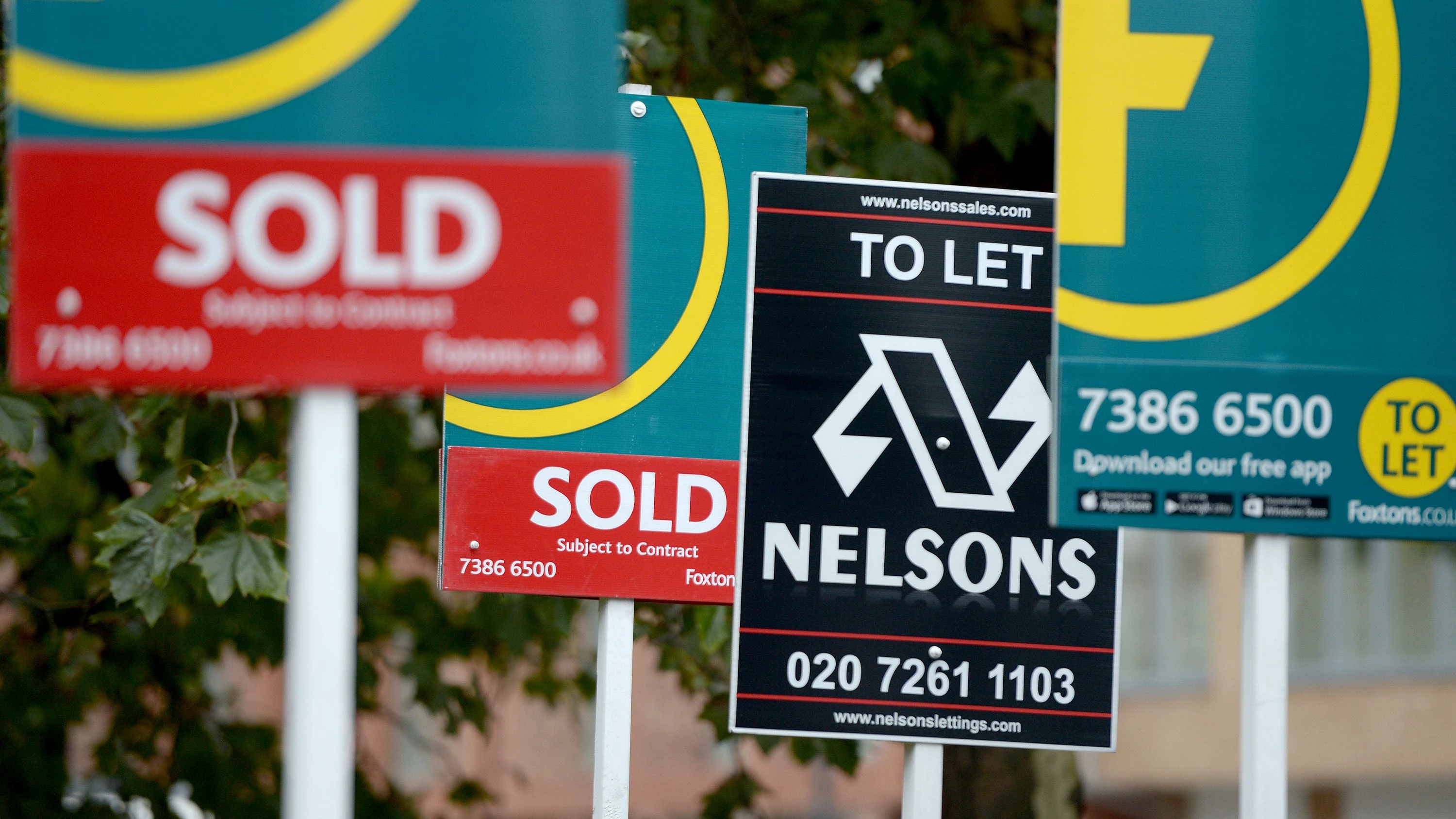 UK house price growth accelerated as buyers rushed to beat stamp duty deadline