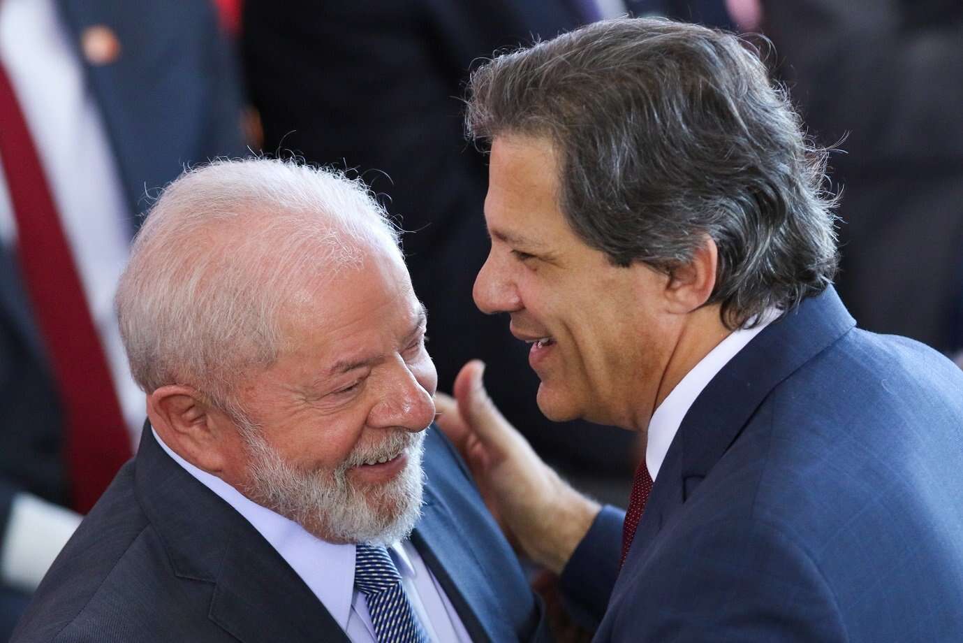 Lula faz afago a chefe da Fazenda: 'Tenho a felicidade de ter o companheiro Haddad como ministro'