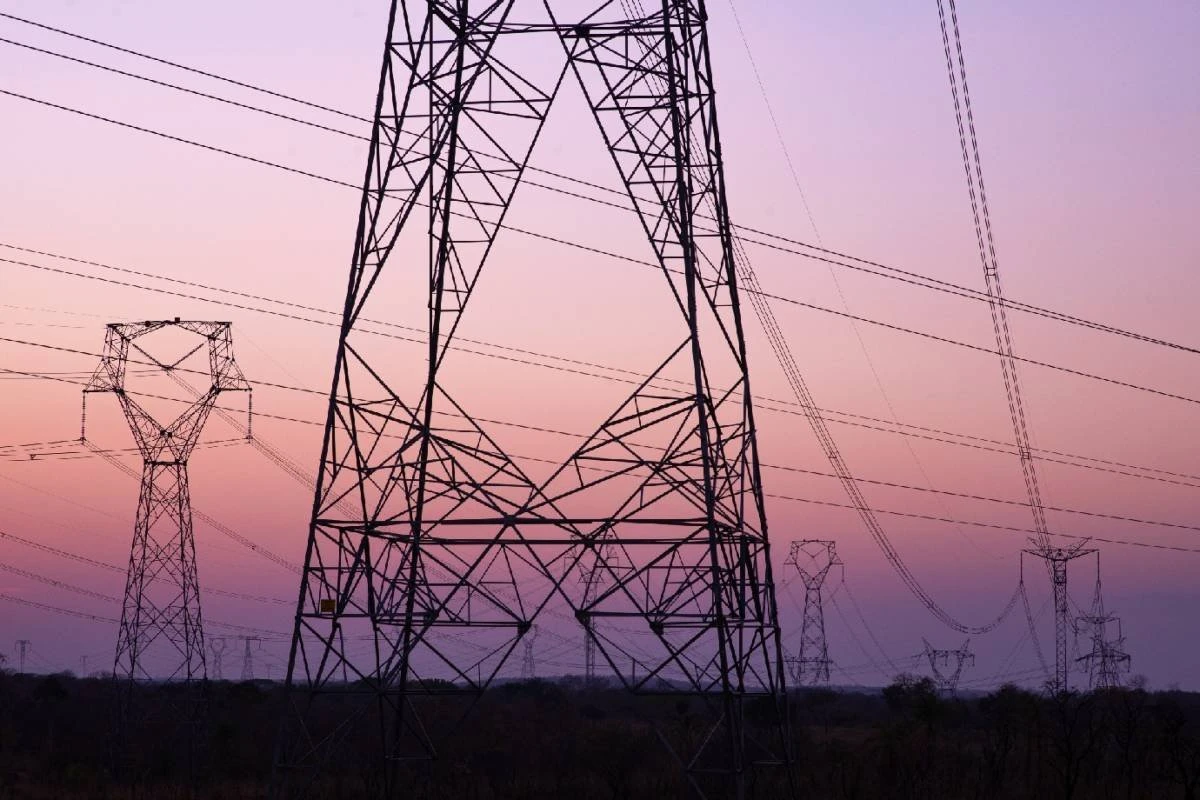 Aneel determina que distribuidoras de energia tomem medidas para amenizar impacto de chuvas fortes