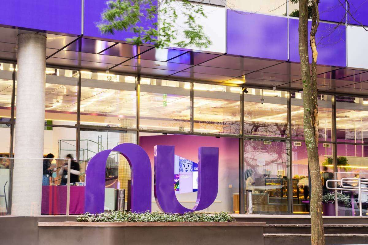 Nubank (ROXO34) tem lucro líquido 85% maior no quarto trimestre; ação cai no pós-mercado