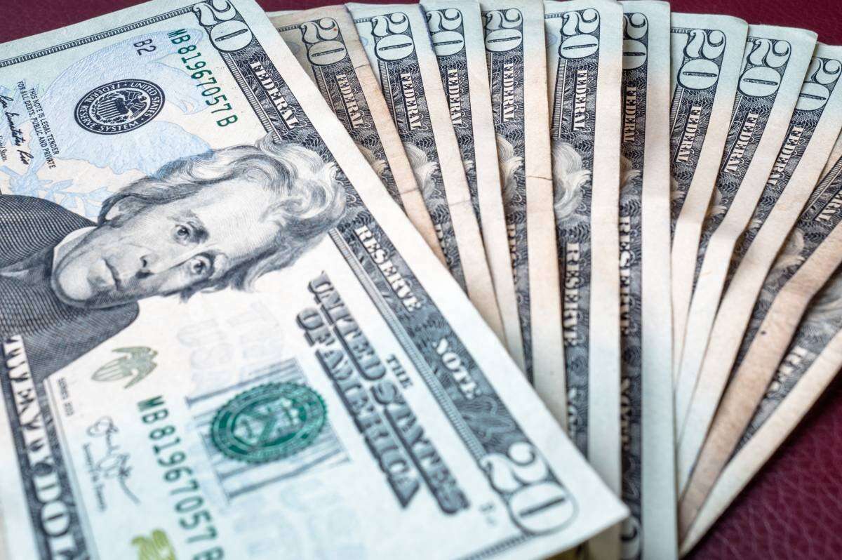 Dólar hoje: abre em alta com mercado após taxas dos Treasuries e payroll