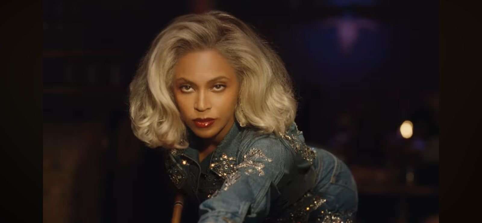 Beyoncé revive comercial dos anos 1990 em segunda campanha da Levi’s; veja vídeo