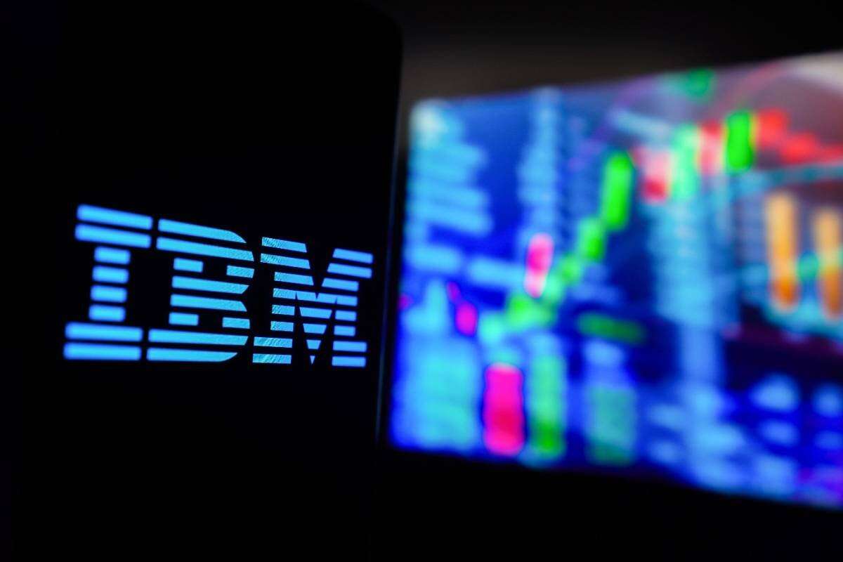 Ações da IBM têm maior alta em 24 anos após forte desempenho financeiro