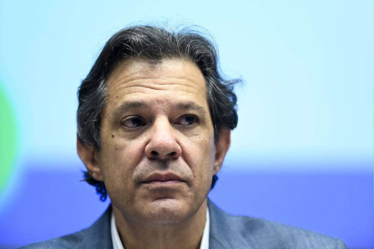 Haddad no Flow: preço dos alimentos deve cair com supersafra e crescimento do PIB será 'moderado'