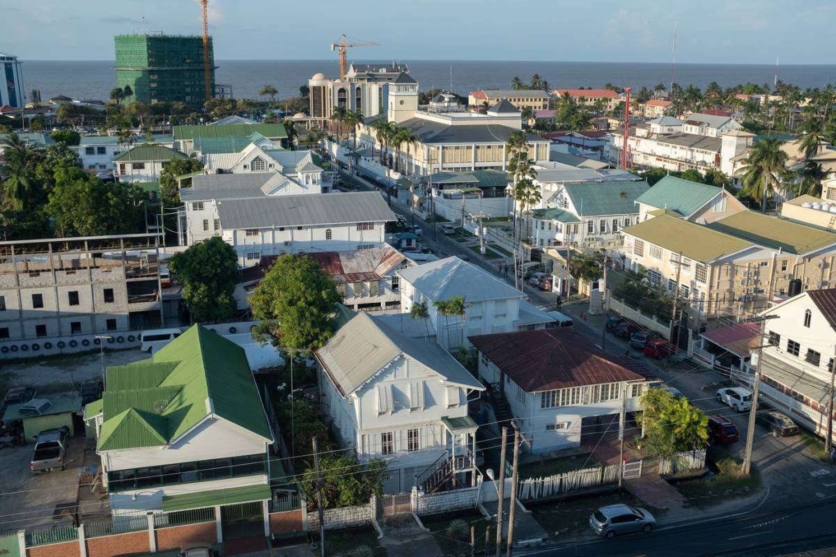 Petróleo faz PIB da Guiana crescer, mas não tira população da pobreza