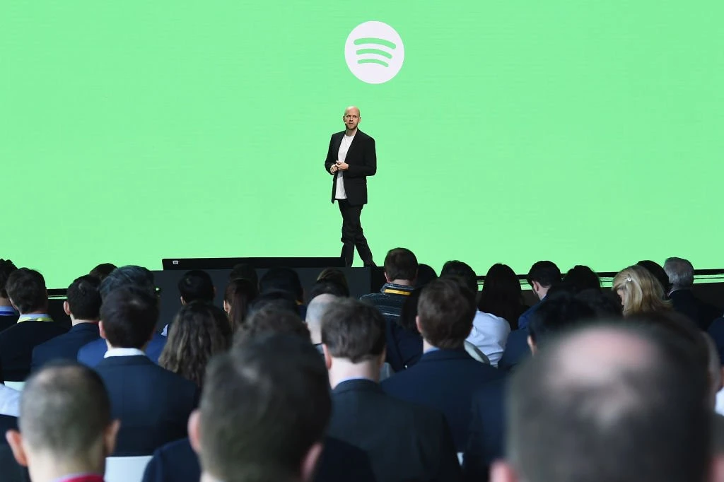 Demissões no Spotify, alta do Bitcoin e entrada de estrangeiros: 3 assuntos que movem o mercado