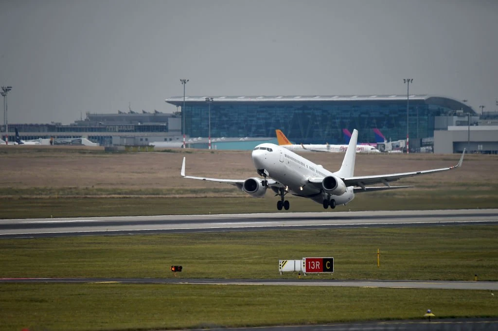 Avião Boeing 737 Max tinha quatro parafusos faltando, aponta relatório