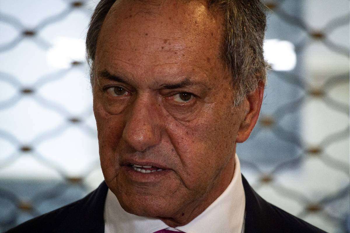 Milei mantém peronista Scioli como embaixador do Brasil, em novo gesto ao governo Lula