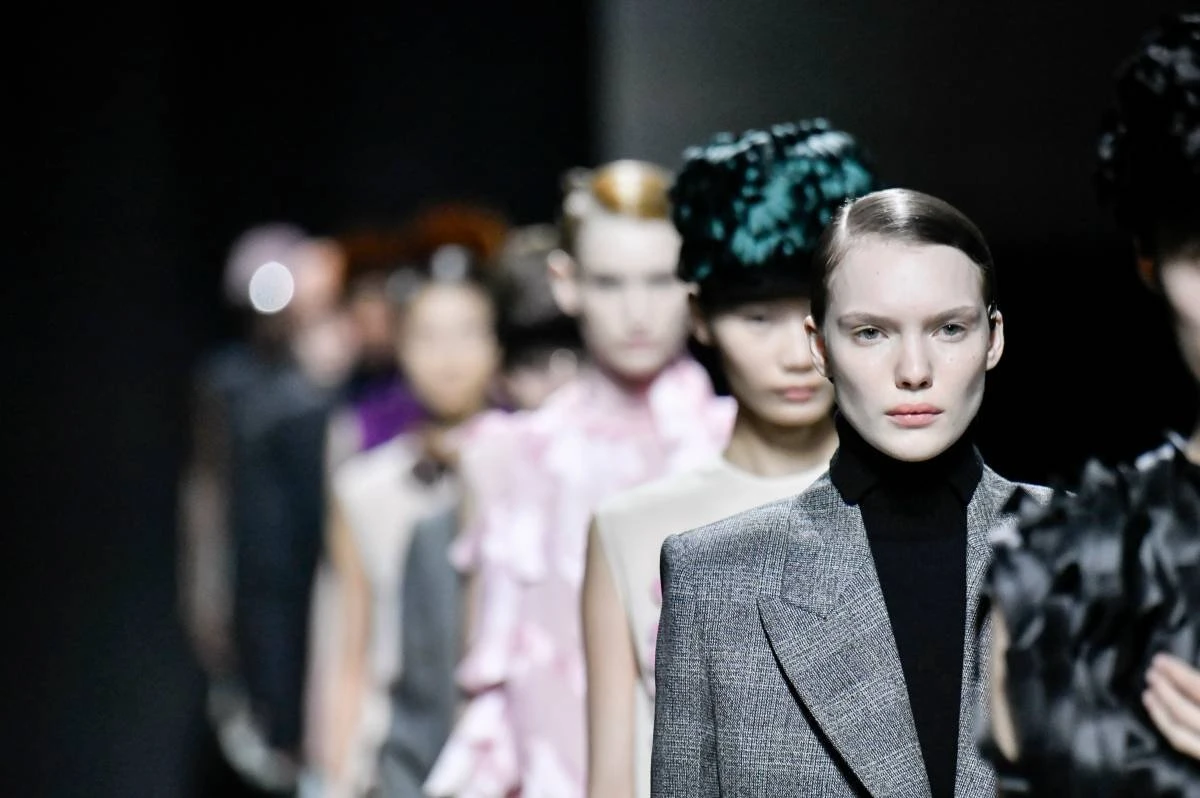 Semana de Moda de Milão: Prada celebra o amor — e Bottega, o cotidiano