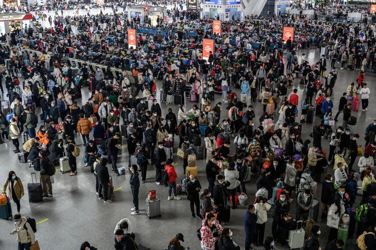 Nevascas deixam rastro de caos na comemoração do Ano Novo Chinês
