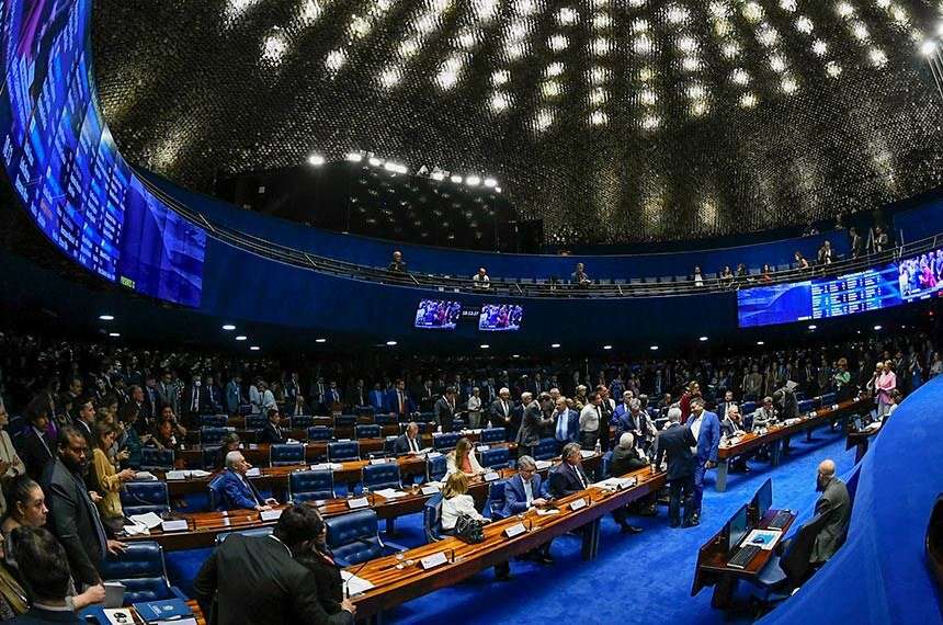 Senado aprova projeto que libera emendas bloqueadas em primeira sessão presidida por Alcolumbre