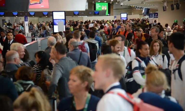 Preço médio de passagens aéreas caiu 5,1% em 2024, diz ministro de portos e aeroportos