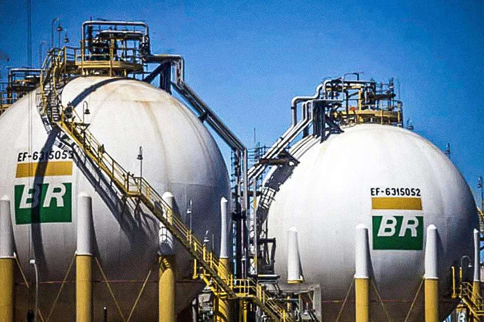 Petrobras (PETR4) prevê investimento superior a valor de mercado em 5 anos