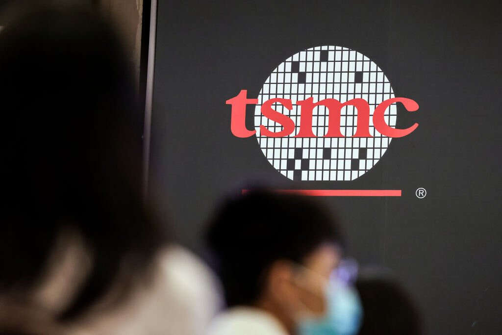 TSMC investirá US$ 100 bilhões em fábricas nos EUA, mas produção de ponta pode continuar em Taiwan