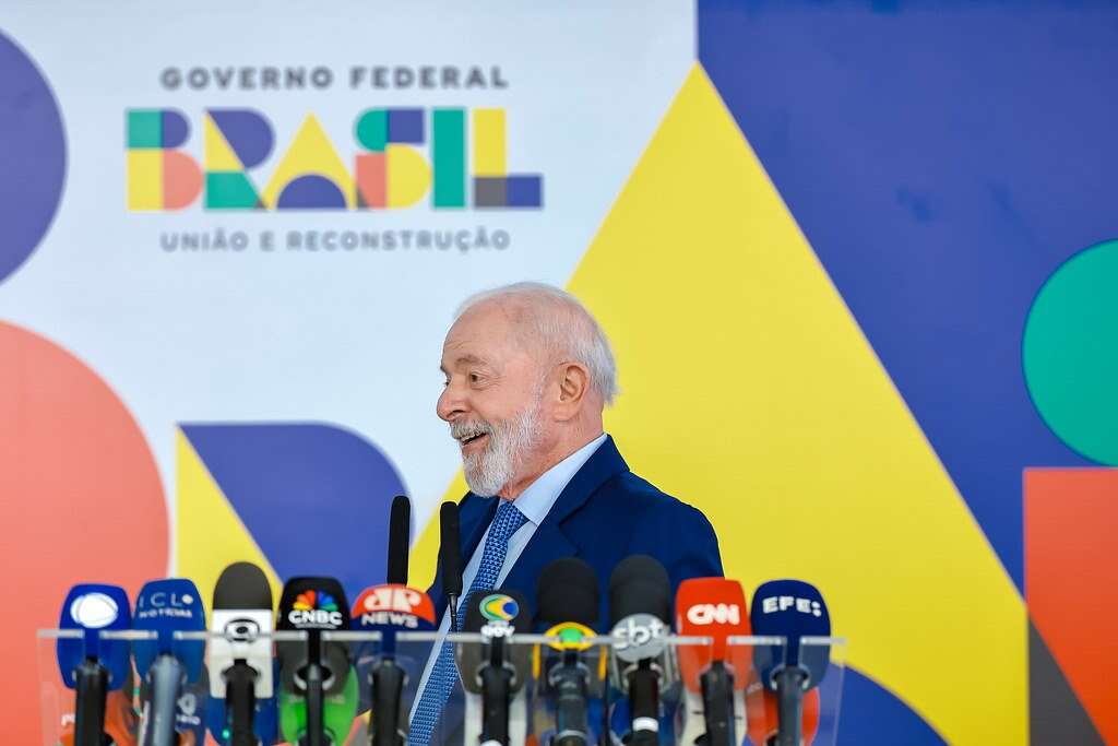 Liberado pelos médicos, Lula retoma agenda de viagens e estará hoje no RJ